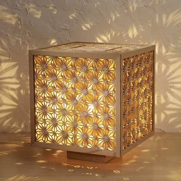 Kumiko Woodcraft Lantern, Large, Cubic shape with hemp leaf patterns on all sides, Akita Sugi 